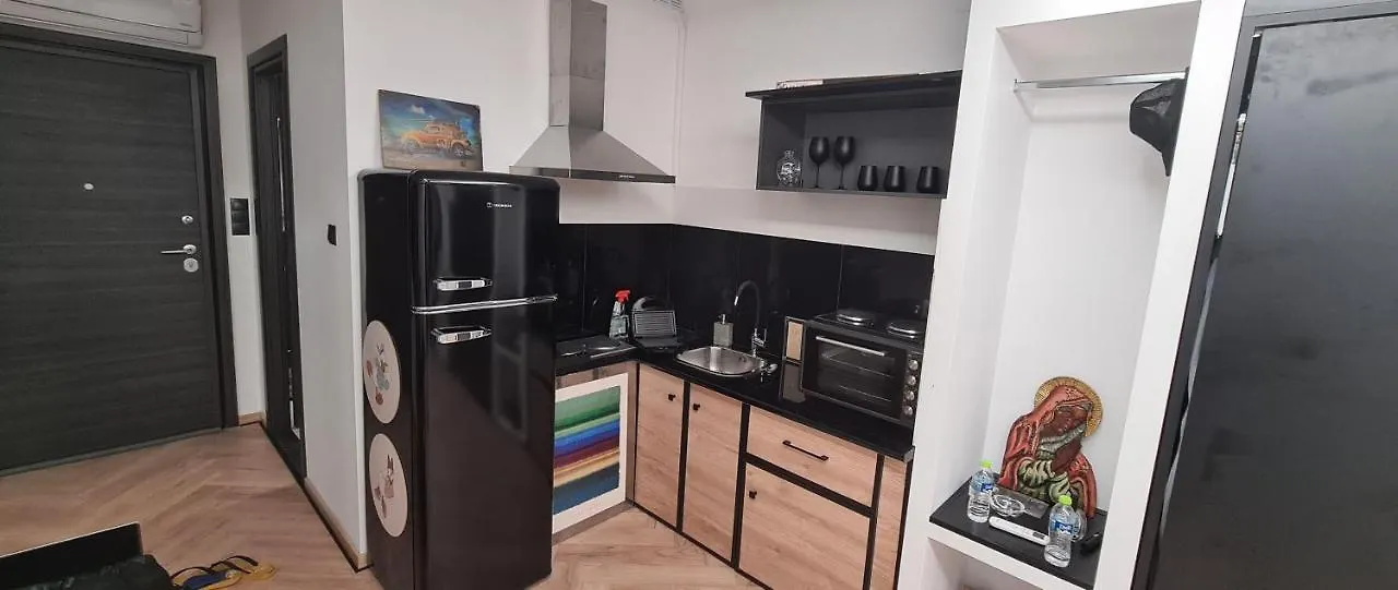 Black Retro Flat Apartment Thessaloniki